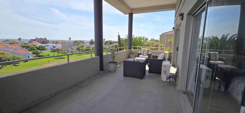 To Let 4 Bedroom Property for Rent in Greenways Golf Estate Western Cape